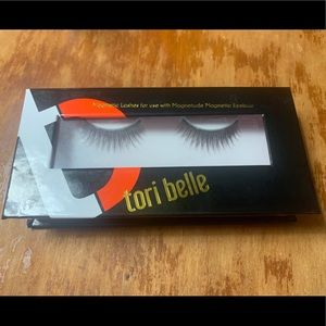 Like New TORI BELLE MAGNETIC LASHES